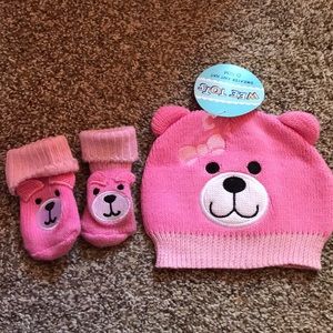 Wee-Tots sweater knit hat and booties!